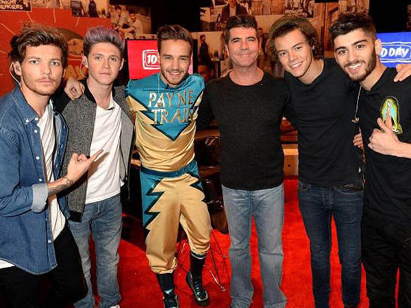 Simon Cowell Batal Bubarkan One Direction?